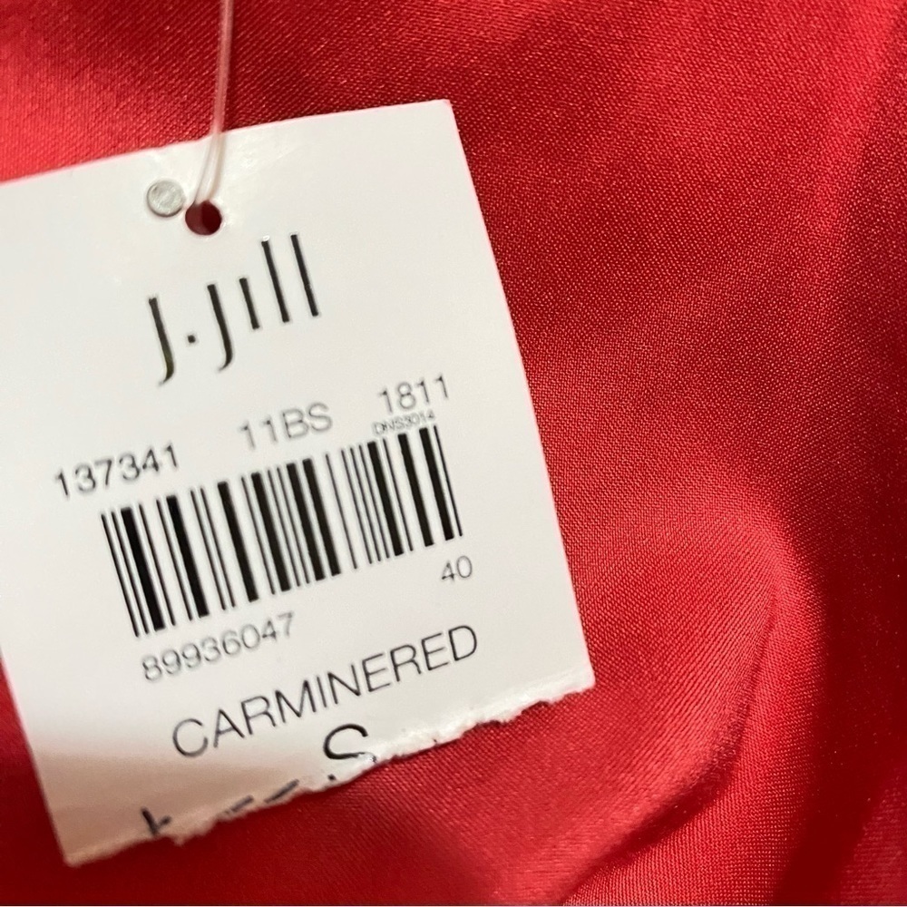 J. Jill Down Puffer coat in Carmine Red. Snap front closure Size Small - Picture 10 of 14
